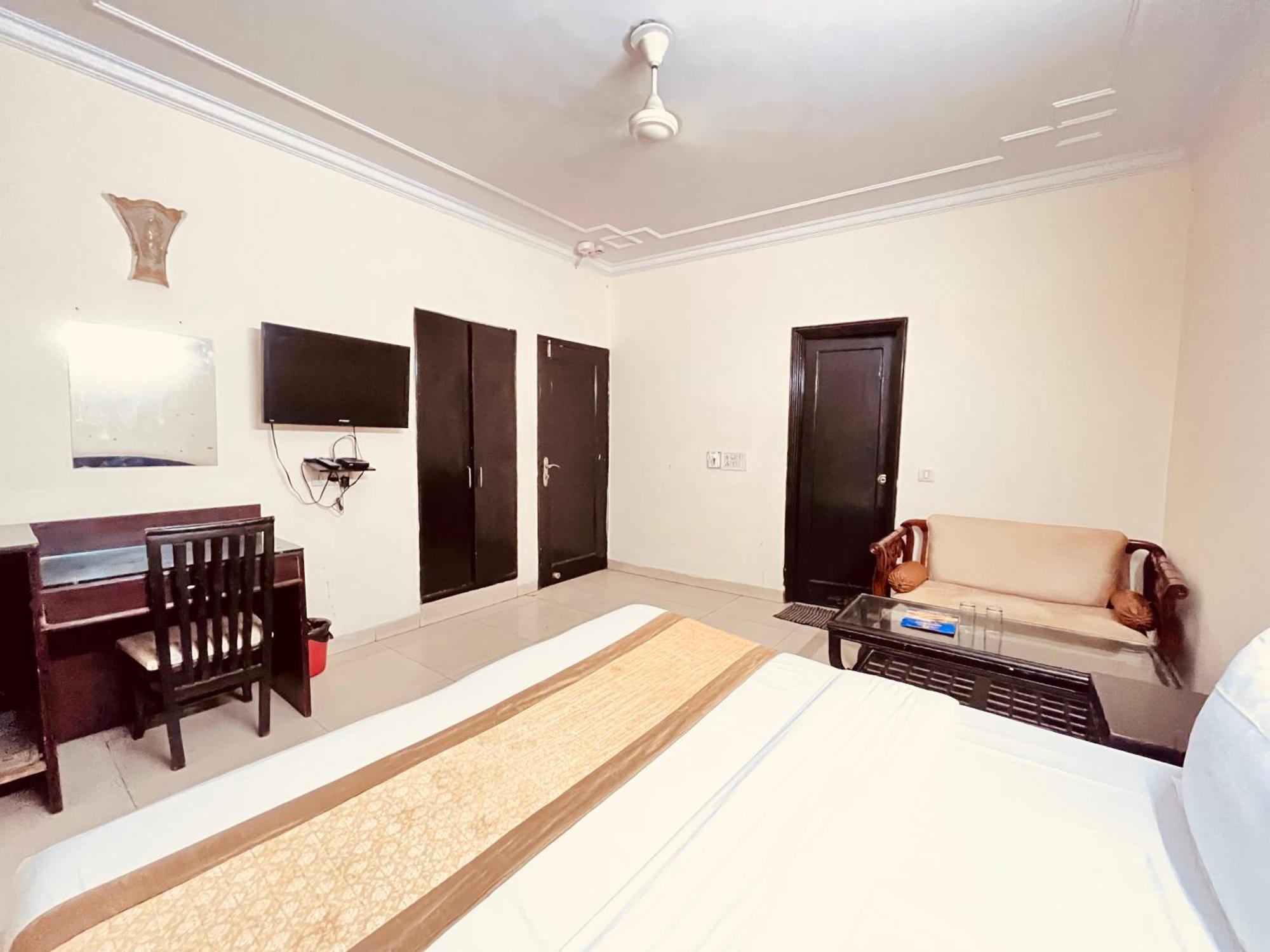 Ashoka Hotel Karol Bagh Delhi Ню Делхи Екстериор снимка